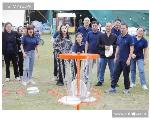 上海飞盘队在极限运动嘉年华中的灵活性表现与团队协作精彩点评