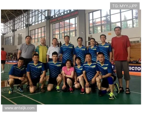 成都羽毛球队与广州羽毛球队赛后战术分析与复盘探讨