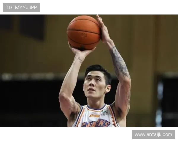 刘铮的成长之路：从篮球新星到职业生涯的辉煌历程与挑战