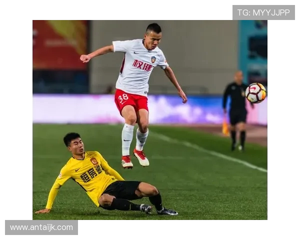 权健与恒大巅峰对决CCTV全程直播精彩瞬间回顾 权健与恒大巅峰对决CCTV全程直播精彩瞬间回顾