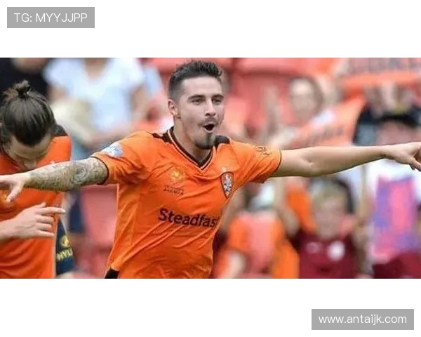 澳超激战惠灵顿凤凰迎战墨尔本胜利争夺关键三分