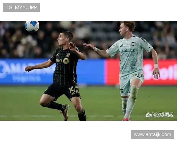 科罗拉多队与洛杉矶FC的激烈对决展现足球魅力与团队精神 科罗拉多队与洛杉矶FC的激烈对决展现足球魅力与团队精神