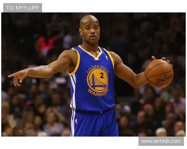 自由人对火花的全面分析与战术解析探讨 自由人对火花的全面分析与战术解析探讨