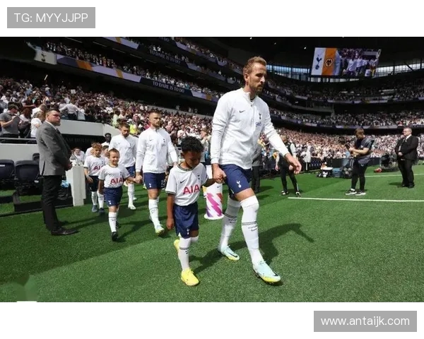 西汉姆与查尔顿激战正酣谁能在这场对决中笑到最后