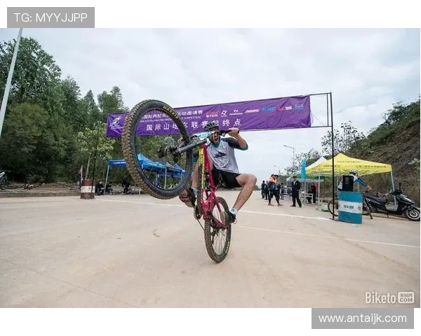 深圳极限运动队反击战术解析与实战应用探讨 深圳极限运动队反击战术解析与实战应用探讨