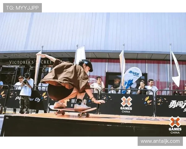 南京极限运动队在世界滑板锦标赛中以73分稳居积分榜首位