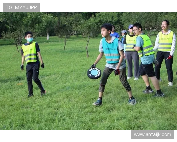 南京飞盘队区域防守创新策略探讨与实践分析