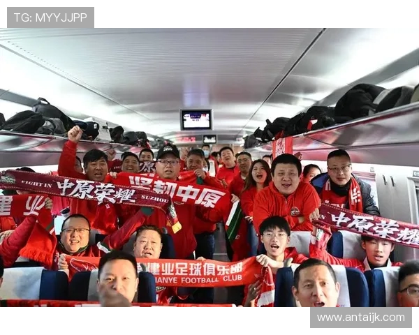 广州足球队团队协作引发热议球迷与专家各执己见的争论分析